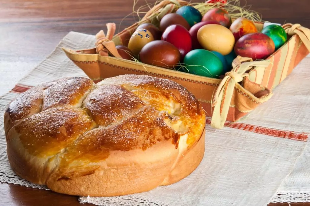 Великденски козунак