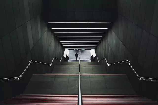 Сънища със стълби - Спускате се надолу Сънища със стълби - Спускате се надолу