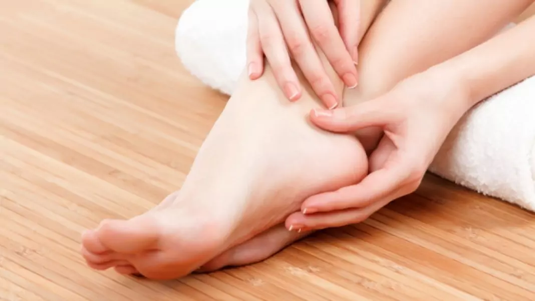 Напукани пети