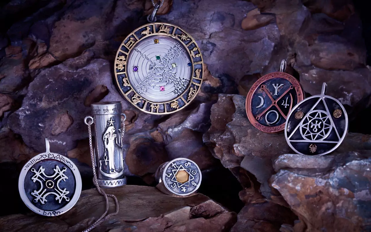 Екзотичните амулети