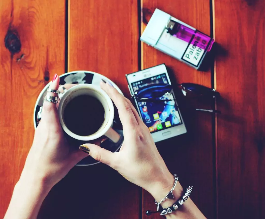 Кафето и цигарите Кафето и цигарите