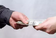 Пари назаем: народни поличби