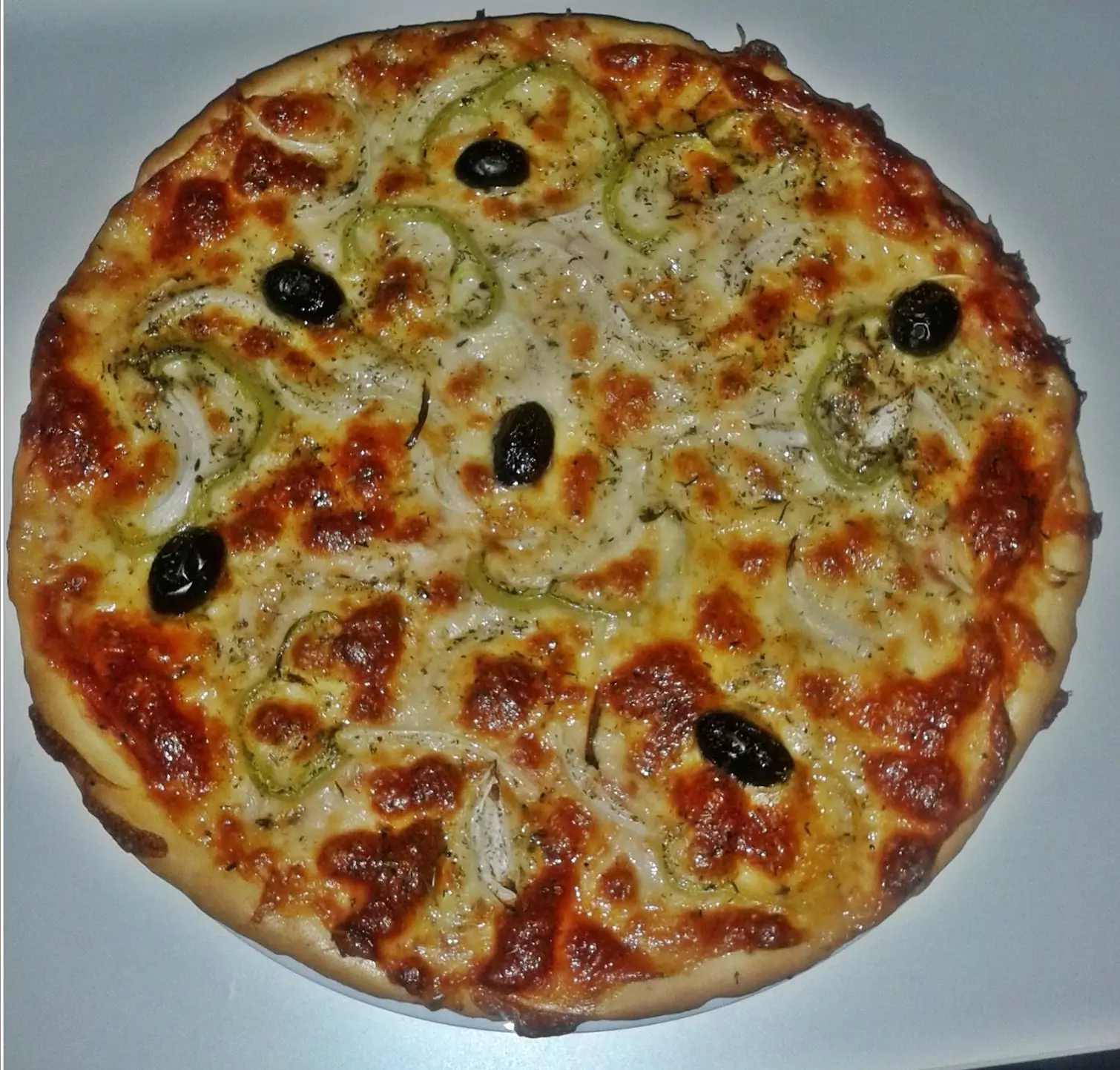 Пица с шунка и кашкавал с домашно приготвено тесто