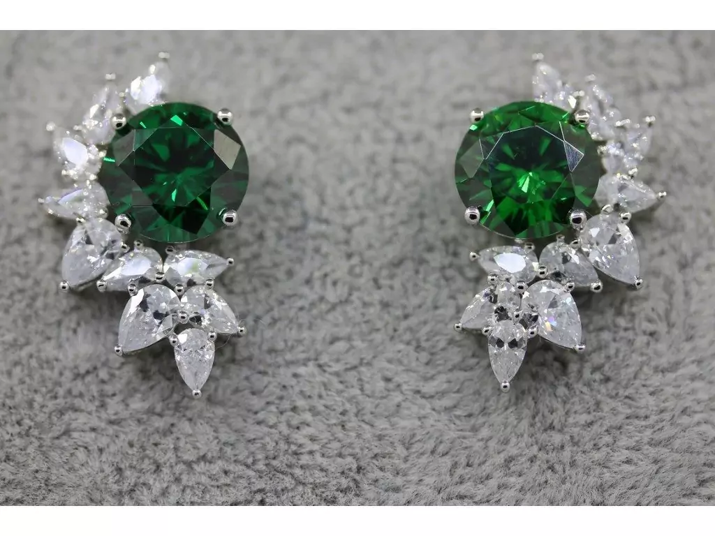 Обеците и тяхната сила - гранат Обеците и тяхната сила - гранат