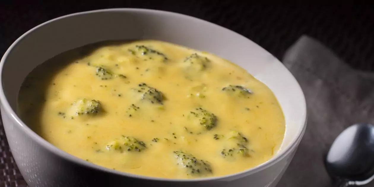 Супа със сирене и броколи