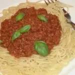 Спагети със сос болонезе