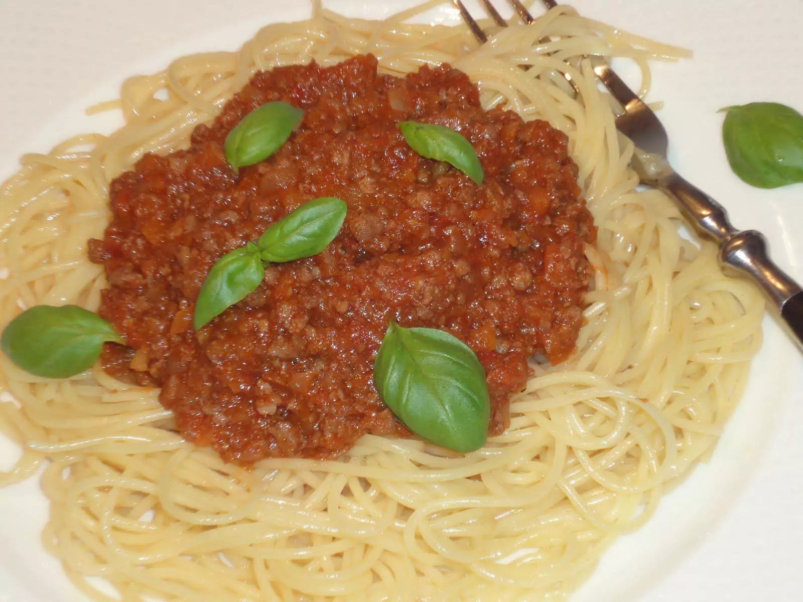 Спагети със сос болонезе