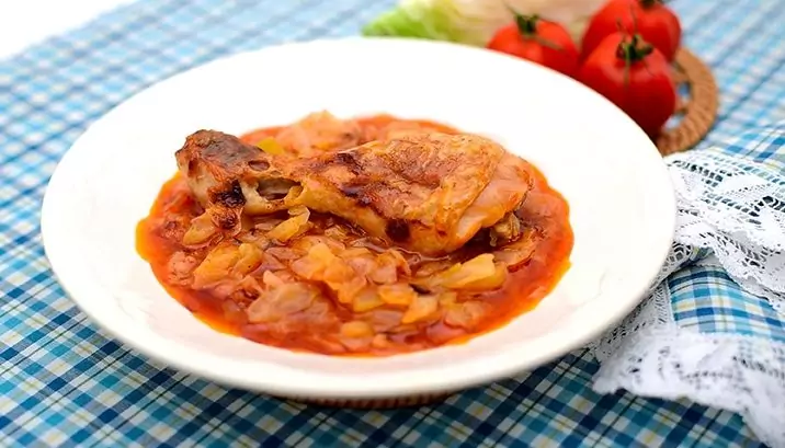 Пиле с прясно зеле