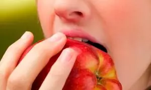 Ябълката ни пази здрави