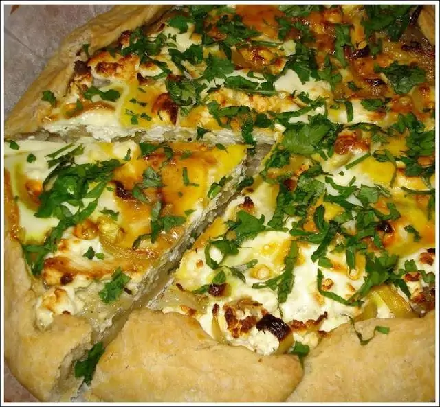 Тарта с лук, сирене и яйца