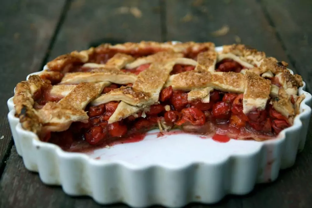 Вишнен пай -хранителни вещества, които се борят с болката Вишнен пай -хранителни вещества, които се борят с болката