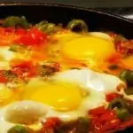Ястие с чушки домати и яйца
