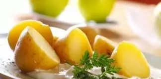 Вкусни картофи на фурна с бял сос