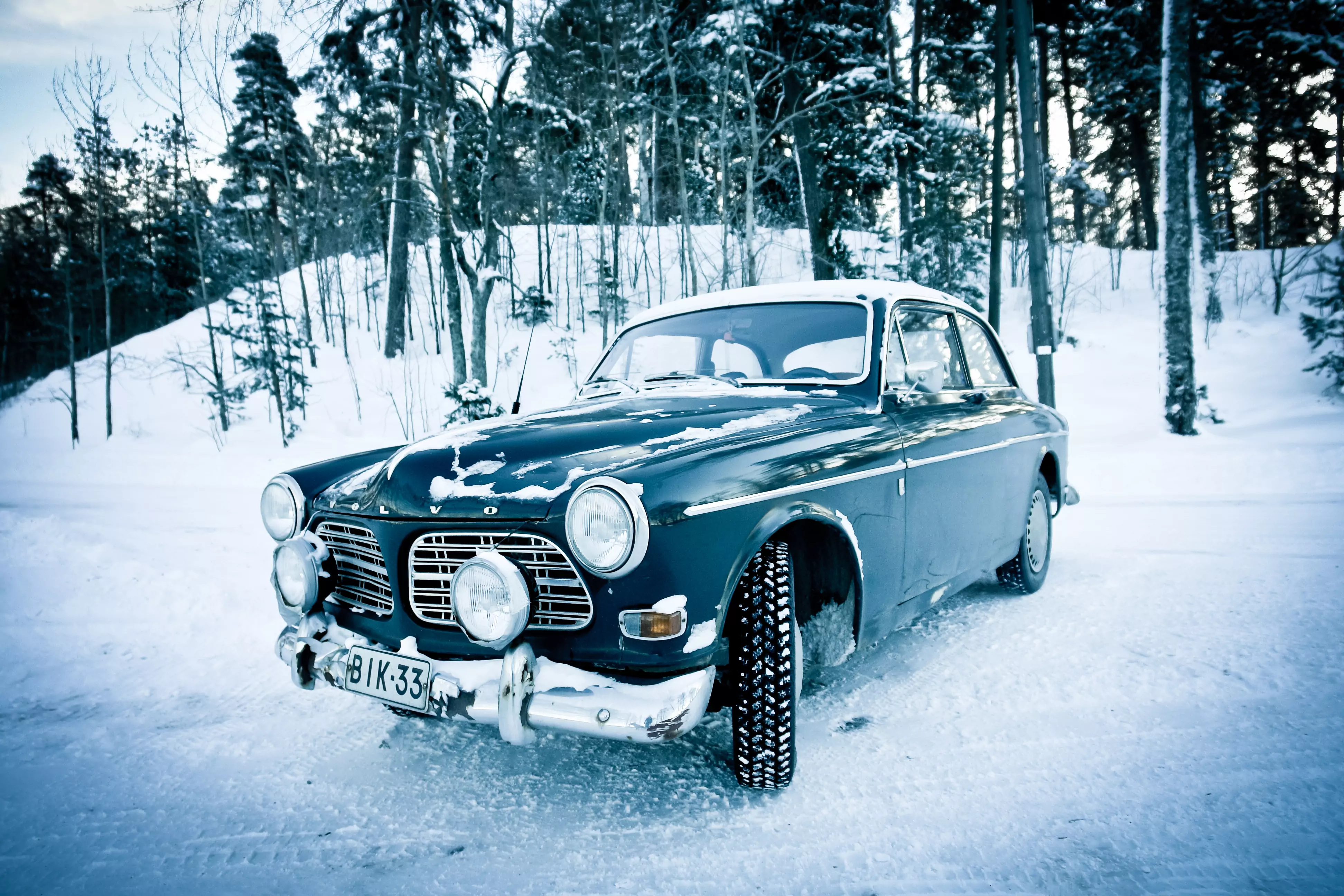 кола през зимата