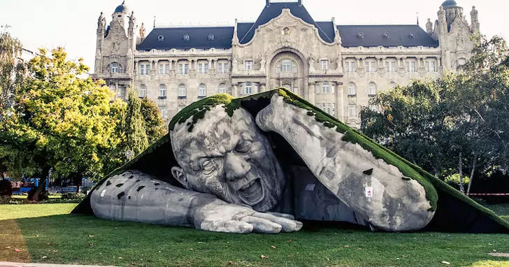 Скулптури от целия свят