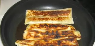 Баница на тиган със сирене и яйце