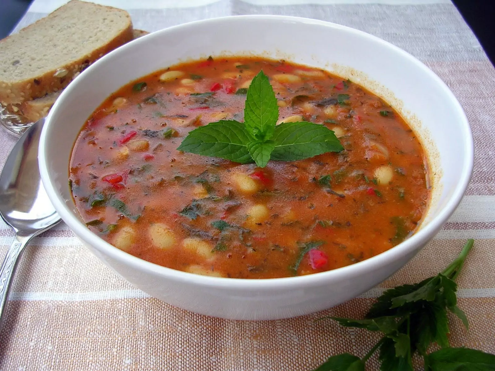 Постна боб чорба