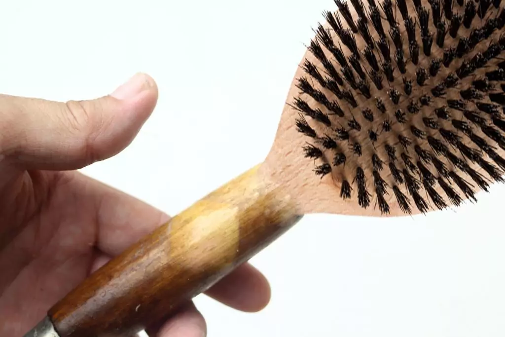 Полезни съвети за всеки дом - четка за коса Полезни съвети за всеки дом - четка за коса