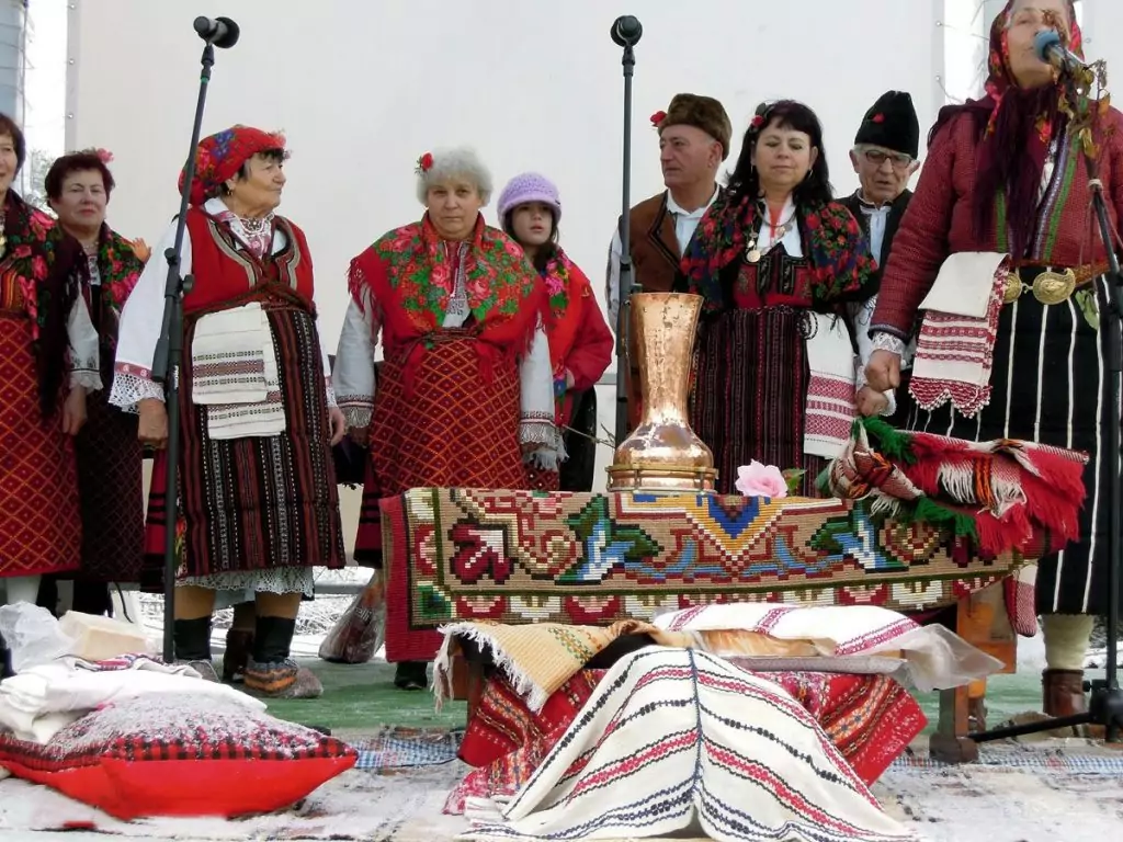 Поверия и обичаи на Бабинден
