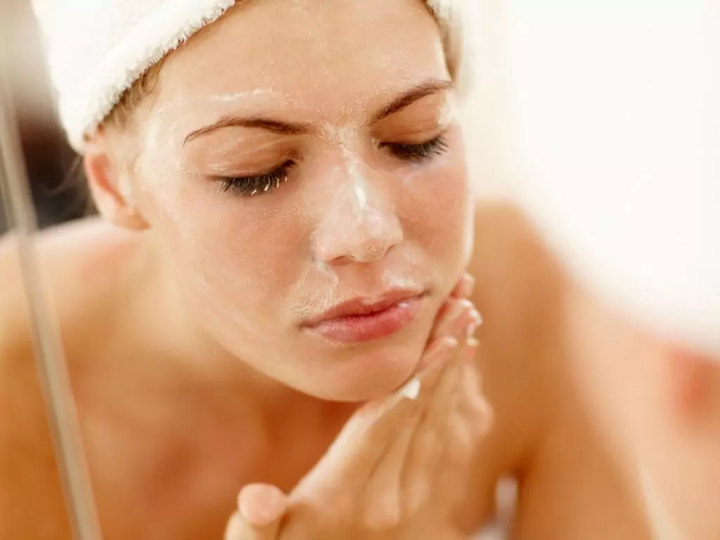 Маски за лице от хладилника Маски за лице от хладилника