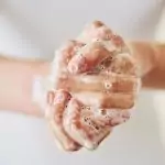 Вода и сапун вместо антибактериални миещи средства