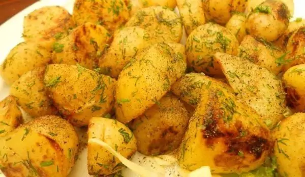 Картофи соте с копър