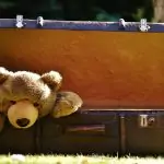 Празнотата отблъсква богатството