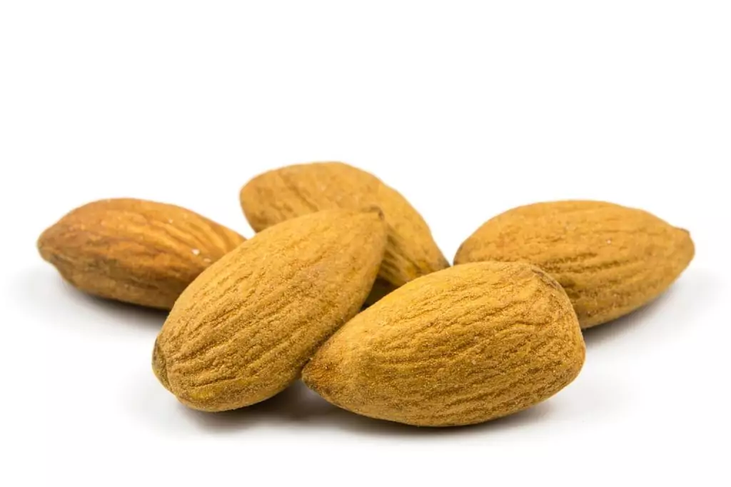 5 причини да похапваме бадеми 5 причини да похапваме бадеми