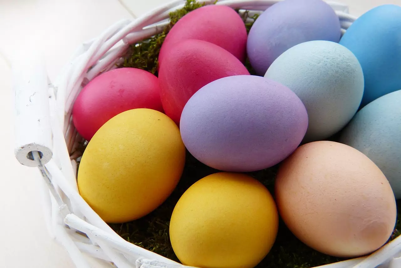 Съновник - боядисване на яйца
