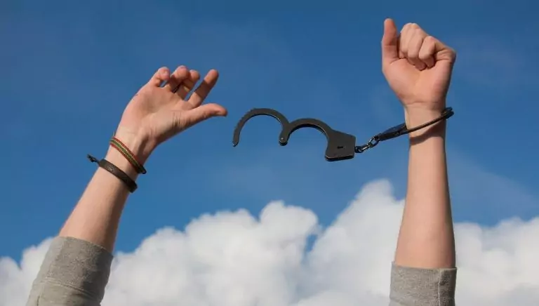 Тълкуване на сън за КРАДЕЦ, КРАЖБА, КРАДЕШ