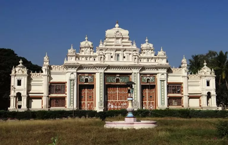 Тълкуване на сън за МАХАРАДЖА, МАХАРАНИ