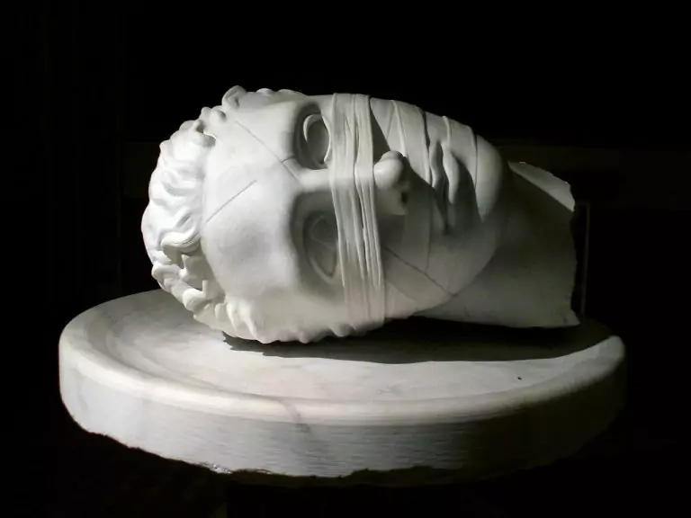 Тълкуване на сън за МЪЧЕНИК, МЪЧЕНИЦА