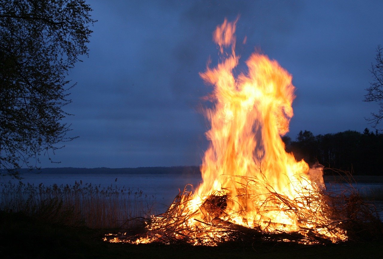Съновник - огън (виж пламък, пожар)