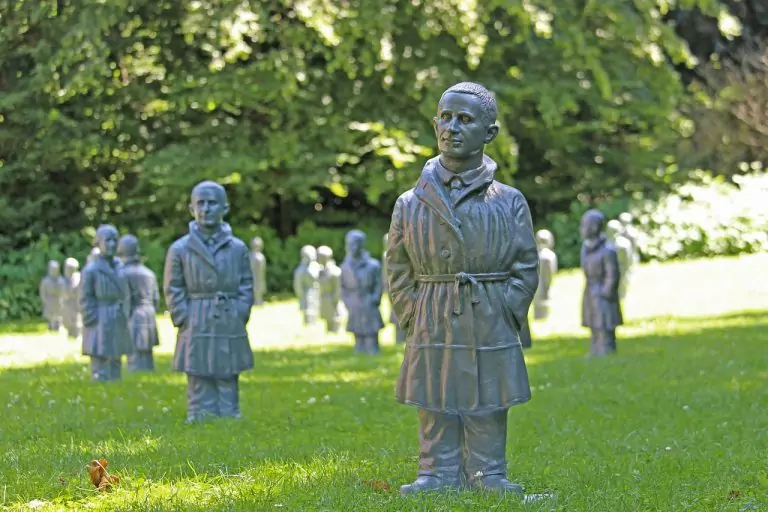 Тълкуване на сън за СТАТУЕТКА, СТАТУЯ