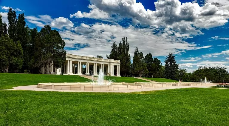Тълкуване на сън за ЧИЗМИ (виж БОТУШИ)