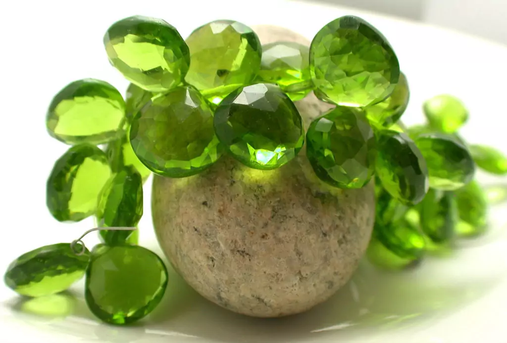 Кристал Хризолит (перидот, оливин)