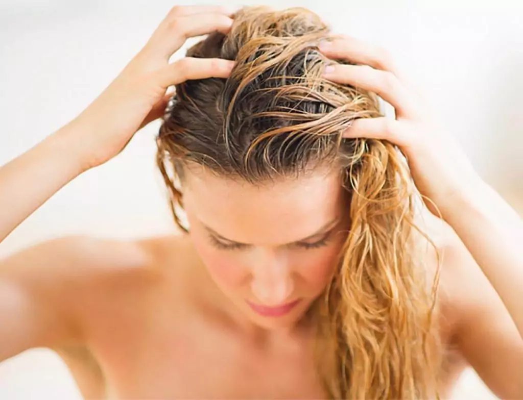 Билкови отвари възстановяват косата