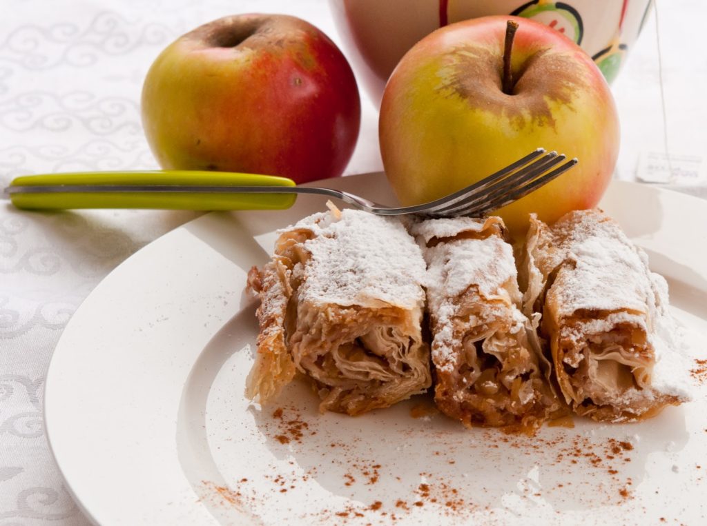 Баница с ябълки Баница с ябълки