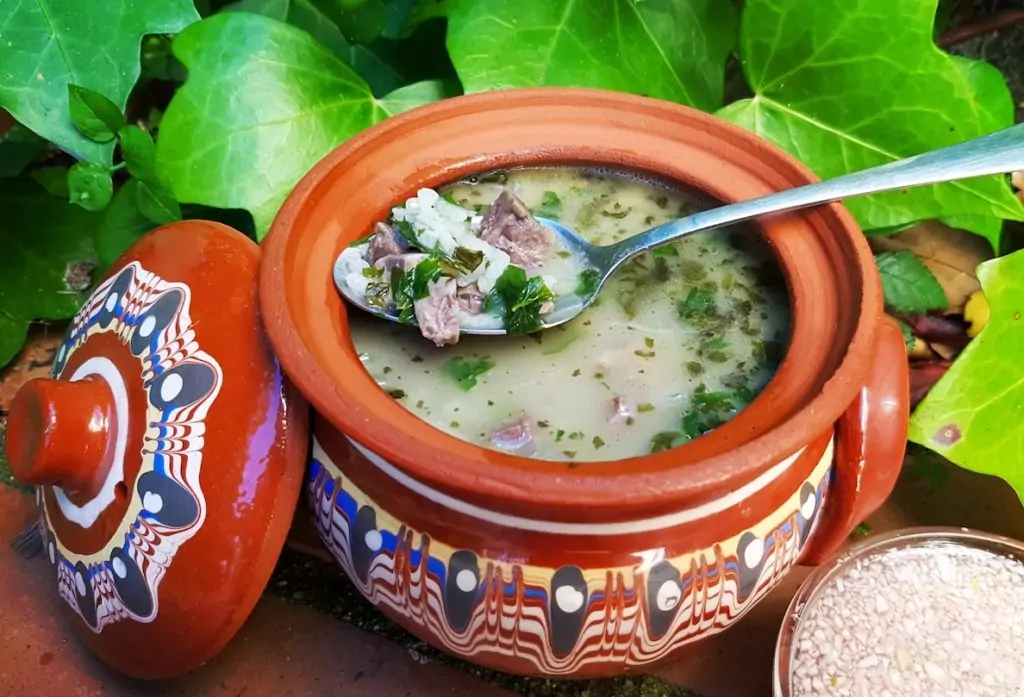 Трапезата за Гергьовден - агнешка дроб чорба