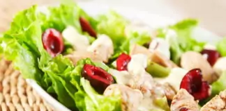 Салата с пиле и сирене фета