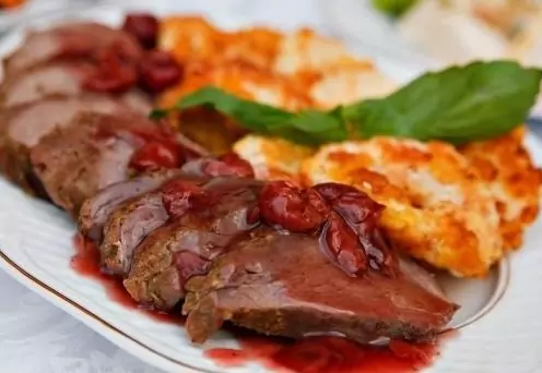 Телешко бон филе с мексикански сос