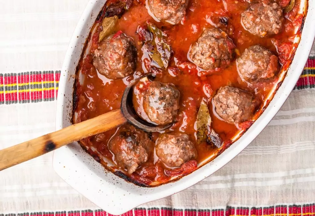 Каква е тайната на вкусните кюфтета - кюфтета с доматен сос