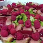 Патешко магре със сос от малини