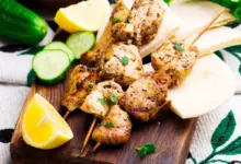 Пилешки шишчета с ядки и орехов сос