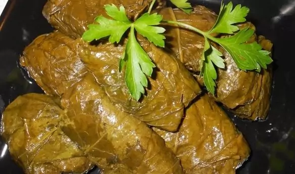 постни сарми от лапад и джанки