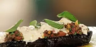 Салата с орехи и патладжан