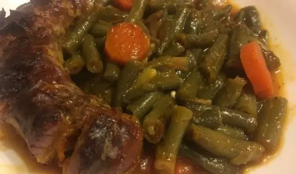 Зелен фасул с наденица