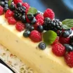 Семифредо с горски плодове