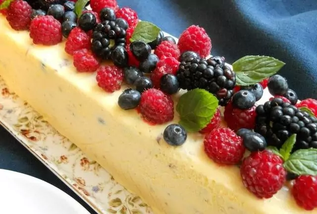 семифредо с горски плодовесемифредо с горски плодове