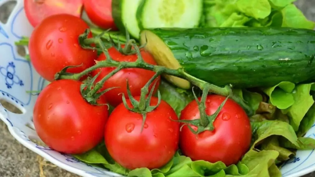 Домати и краставици